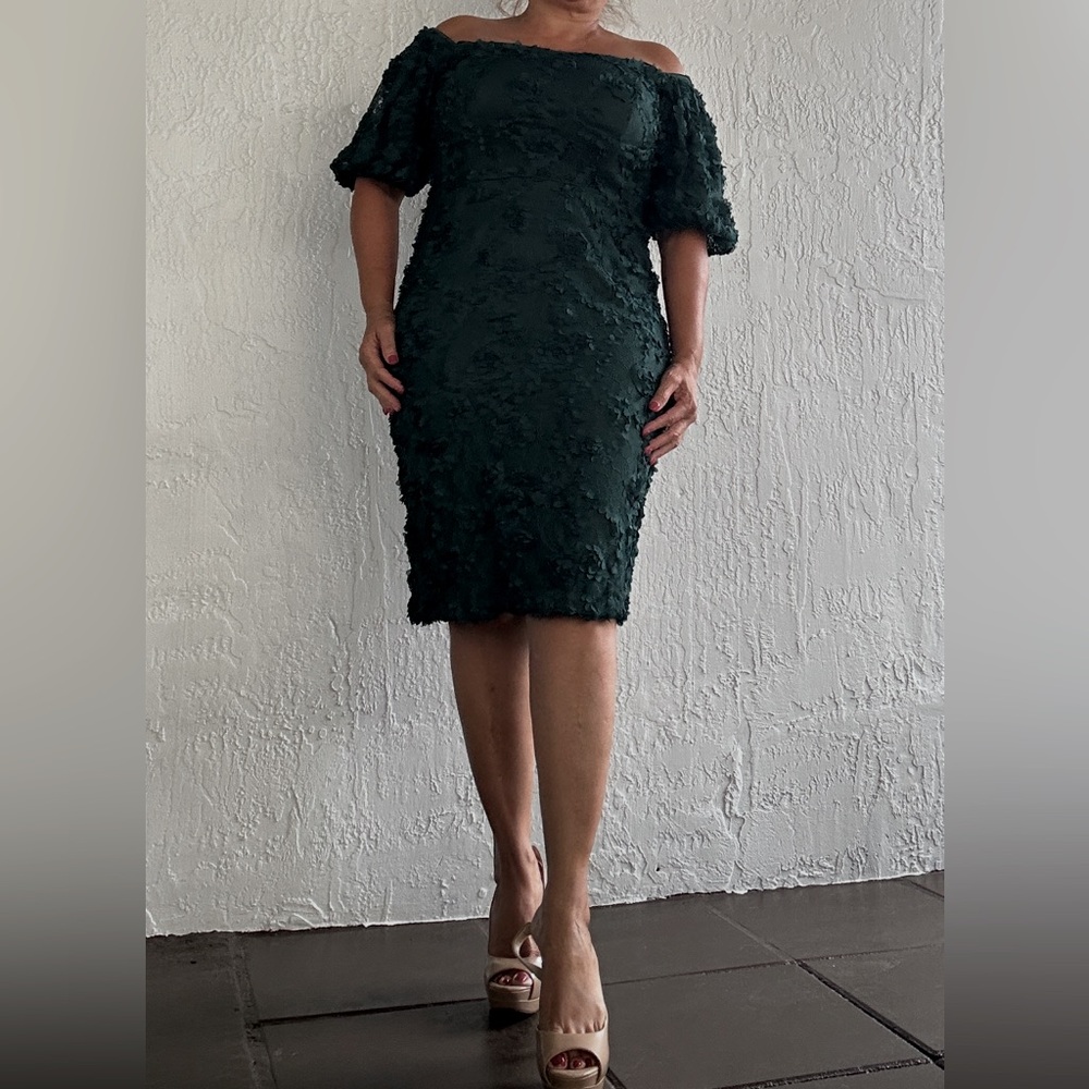 Xscape knee-length evening mini dress, green open shoulder. Size 10.